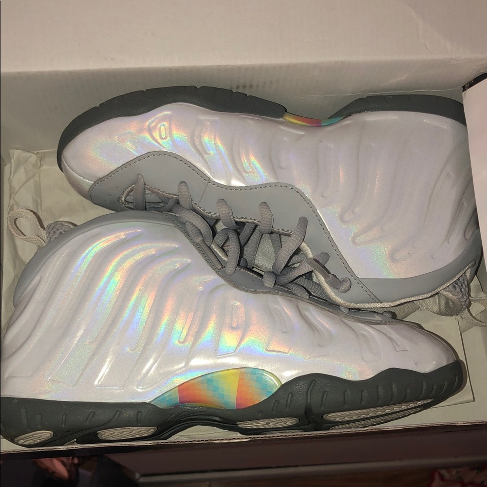 NIKE LITTLE POSITE ONE GS RAINBOW PIXEL CU1054-001 LIGHT SMOKE GREY SIZE 3Y